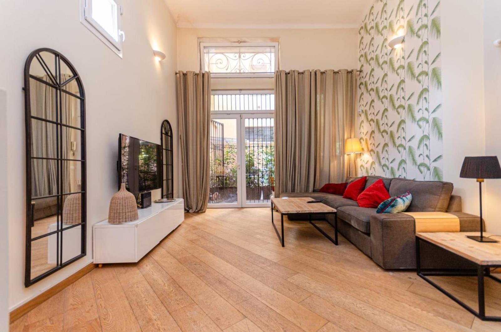 Appartement Luxury 3 Fiat, Ariberto Home, Tra Centro Storico Di E Navigli, Con Spaziosa Jacuzzi