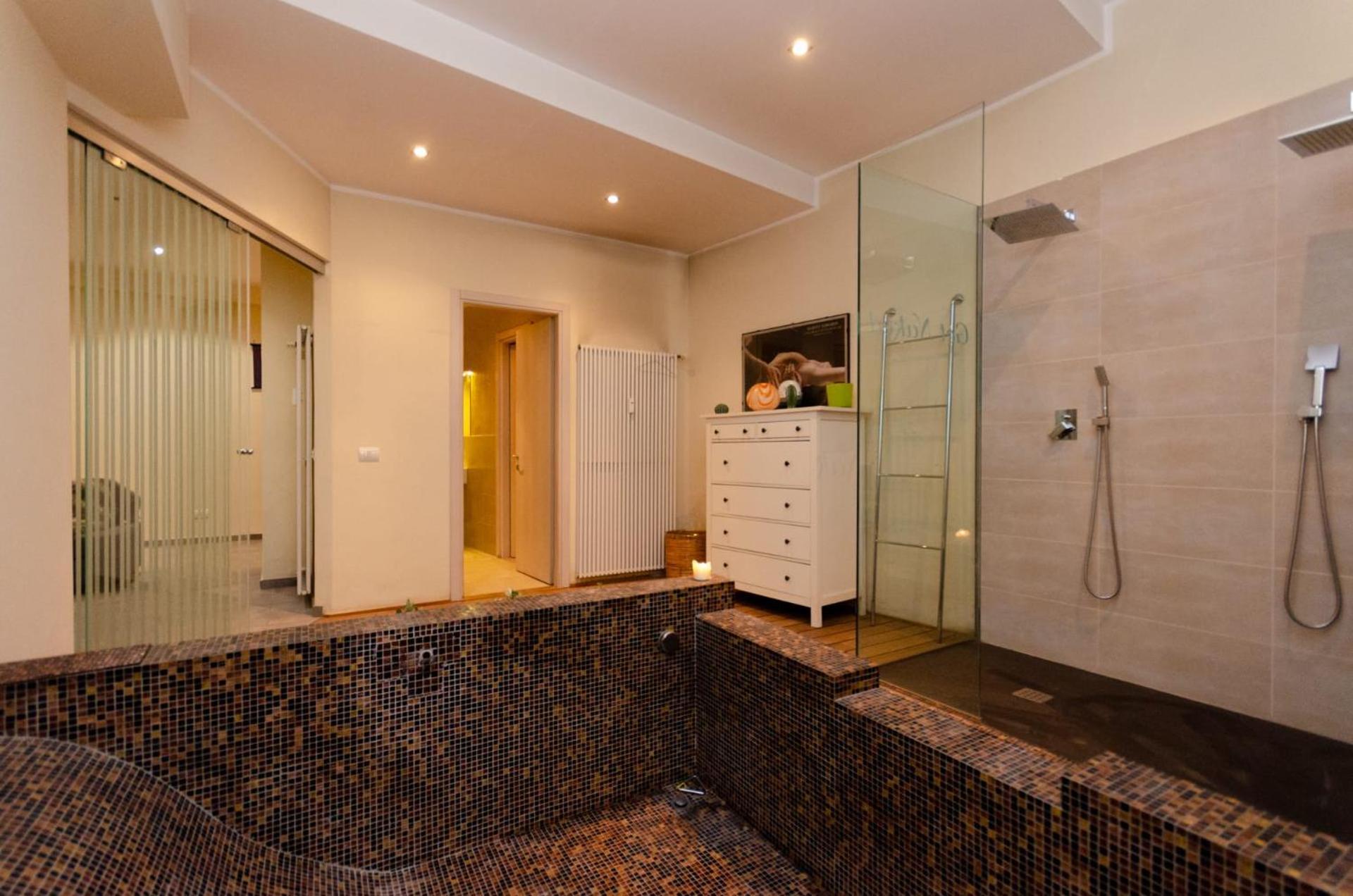 Appartement Luxury 3 Fiat, Ariberto Home, Tra Centro Storico Di E Navigli, Con Spaziosa Jacuzzi *