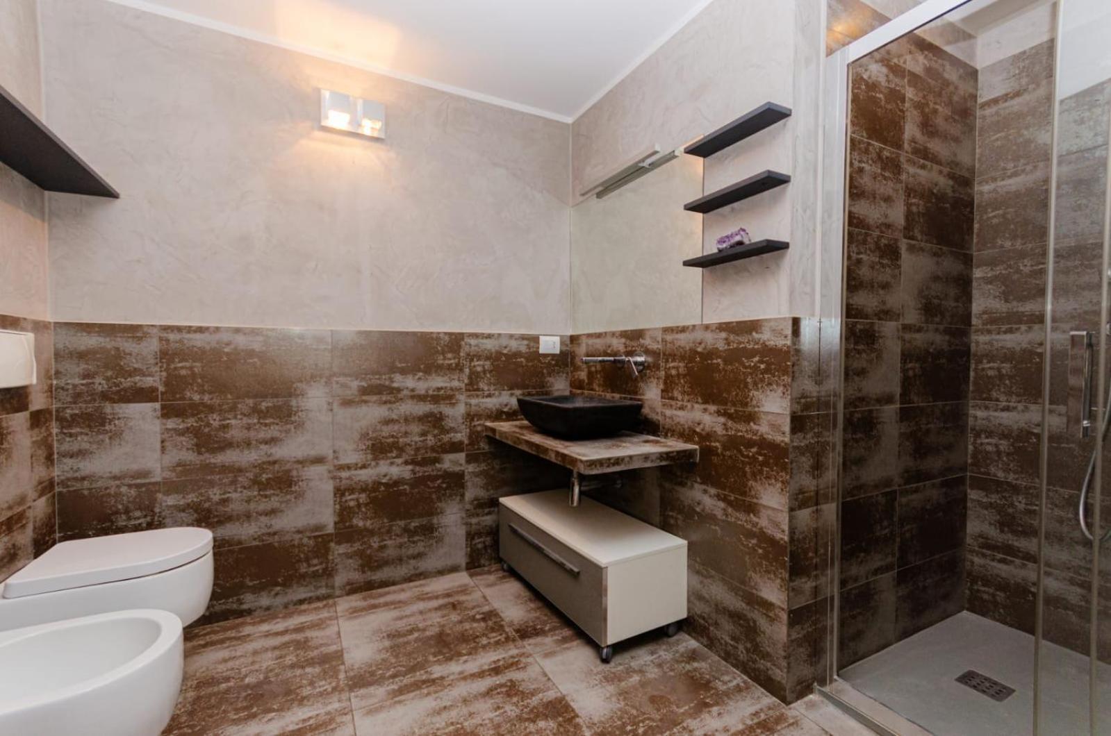 Luxury 3 Fiat, Ariberto Home, Tra Centro Storico Di E Navigli, Con Spaziosa Jacuzzi Appartement